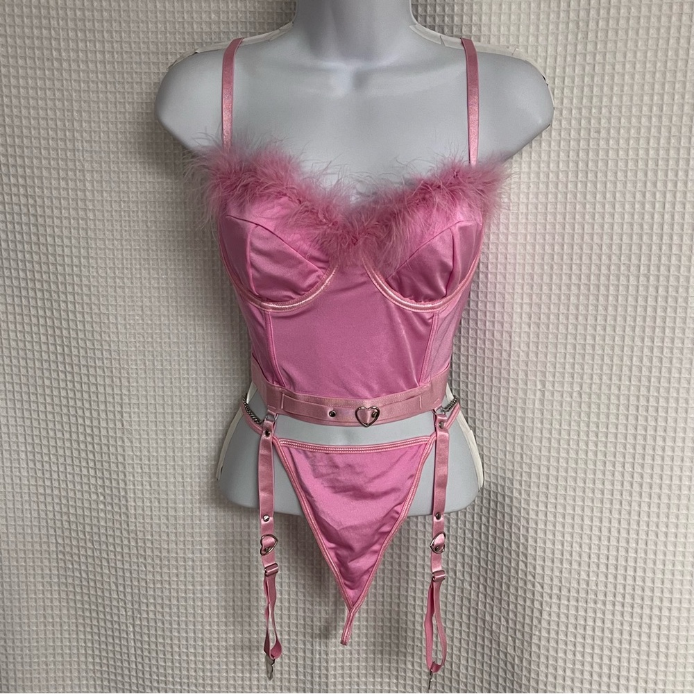 Ladies pink 3-piece lingerie set size XL